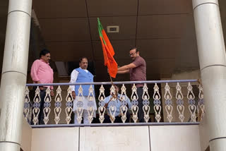 Ishwarappa hoisted the BJP flag in his house to remember of party founding day