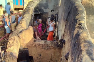 A house caught fire in Deoghar