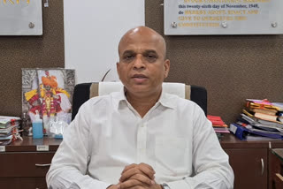 Collector Daulat Desai