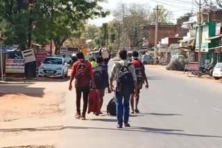 Workers going on foot from Uttar Pradesh to Raipur arrived in Surajpur