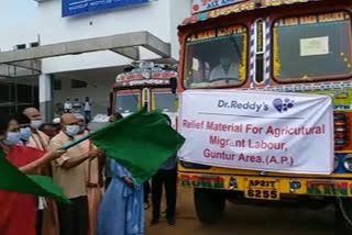 distribution-of-goods-to-migrant-workers-in-guntur