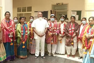 Nurses honored by tdp leader at guntur