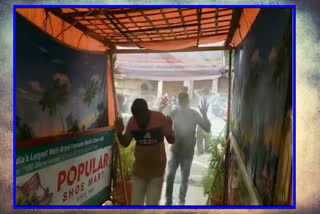 Sodium hypochloride solution is poured on purchasers at dharmavaram market in ananthapuram