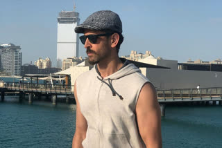 Hrithik roshan, Hrithik roshan news, Hrithik roshan updates, Hrithik roshan shares an interesting poem about corona virus, ऋतिक रोशन, ऋतिक रोशन ने कोरोना वायरस को शतरंज के माध्यम से समझाया