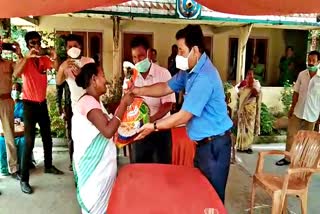 president of assam state bjp ranjit das donated food to needy people at sarbhog