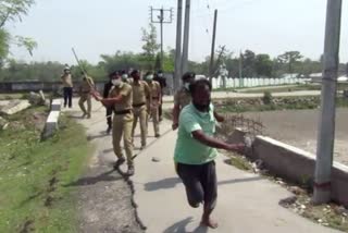 the police beaten up Local people at Mekhliganj