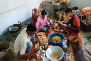400 poor are getting food in Latehar