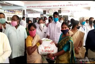 MLA SOLIPETA RAMALINGAREDDY DISTRIBUTES ESSENTIALS CORONA