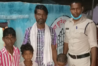 dial 112 constable gave ration to hungry family at his expense in bilaspur