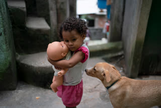 Brazil civil societies train slum dwellers