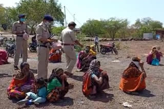 SP opens kiosk center, distributes biscuit packets to people