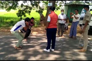 police give punishment on road in mandya