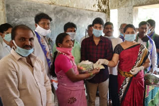 vegetables distributed in maaredimilly in east godavari