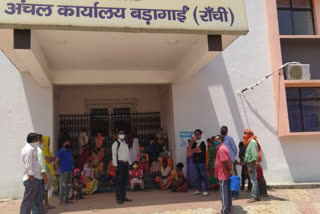 Daily wage laborers disappointed due to lack of ration card in Ranchi