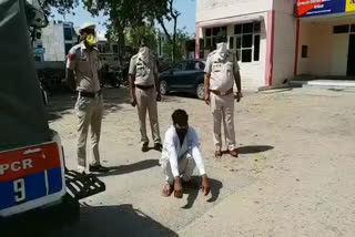 accused arrested for stealing liquor from wine shop in rewari