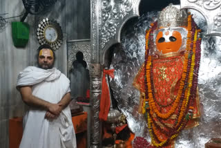 हनुमान जयंती पर पहली बार बंद हुआ पनकी हनुमान मंदिर.