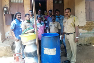 Man arrested fof making Arrack in House  കള്ളവാറ്റ് നടത്തിയ പ്രതി പിടിയിൽ  പത്തനംതിട്ട