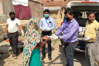 food packets distributed in bhadohi