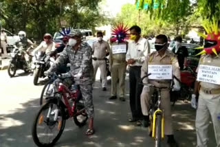 पुलिसकर्मियों ने निकाला साइकिल मार्च