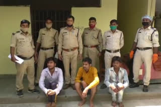 Three accused of selling stolen liquor arrested, two absconding