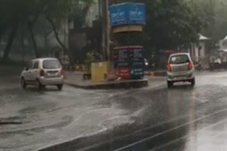 حیدرآباد میں اچانک برسات سے موسم خوشگوار