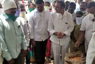 mla-gandra-venkataramana-reddy-opened-corn-purchasing-center-in-jayashankar-bhupalapalli