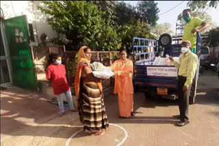 जयपुर में राशन सामग्री वितरण, Distribution of ration materials in Jaipur, City Palace Museum Trust