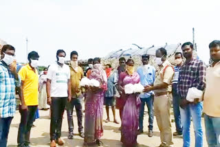 distribution-of-essentials-to-migrant-workers-in-mahabubabad