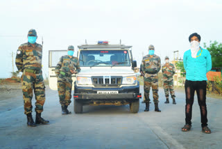 retired-army-personnel-helping-police-during-lockdown