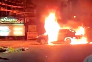 Ranchi police, car fire,  fire in car due to shot circuit, रांची पुलिस, कार में लगी आग, शॉट सर्किट के कारण कार में लगी आग