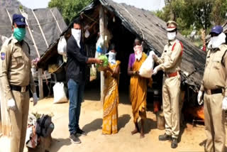 velgaturu police distribution vegetables to poor