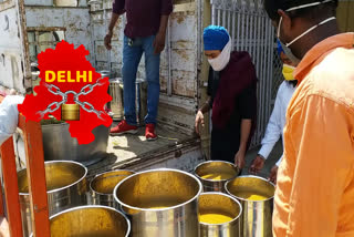 food is being made for the poor in Gurdwara Langar Sahib