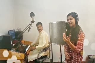 stuti-jaiswal-and-her-father-made-a-song-on-corona-in-sarguja