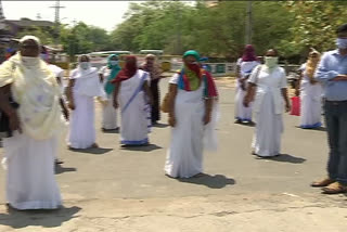 asha workers protest in adilabad