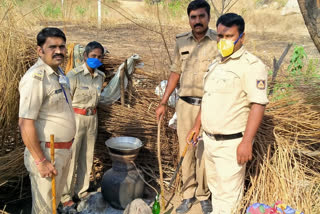 ಕಳ್ಳಭಟ್ಟಿ ನಾಶ