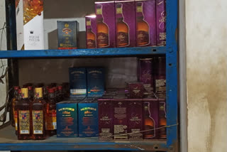 Liquor bottles stolen from tasmac in koyembedu