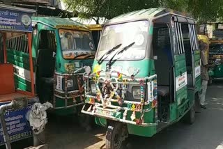 livelihood-crisis-infront-of-auto-driver-in-gwalior