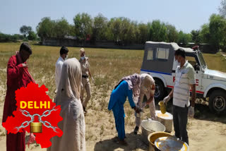 Due to lockdown,Police distributed food by going to the southern snake township