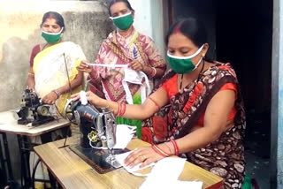 SHG members  in kalahandi make mask