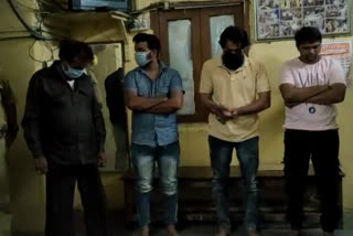 In Vadodara district Four people arrested for robbery