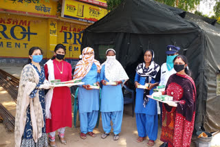 Women prepared food for the police on duty in kanker
