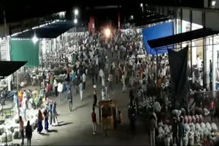 बांसवाड़ा की सब्जी मंडी में हजारों की भीड़,  crowd in the vegetable market of Banswara