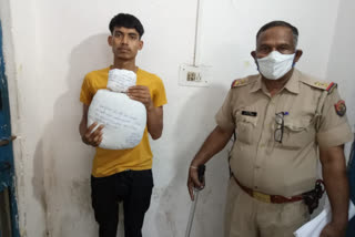 Noida sector 39 police caught  Smuggler with cannabis, already wanted in gangster act