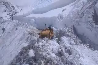 restoration of myad road before Rohtang pass