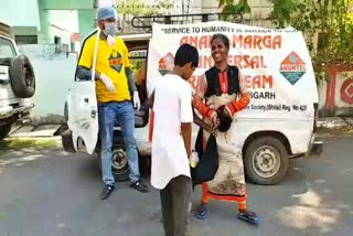 anand-marg-universal-relief-team-distributing-ration-to-people-in-raipur-during-lockdown