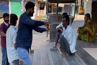 Hyderabad man's 'social service', distributes alcohol to addicts