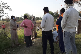 Minor boy girl jumped into the well in Ratlam