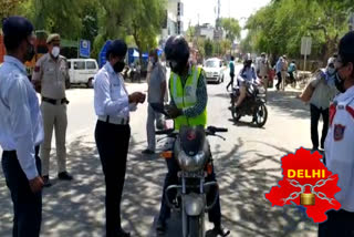 Both Delhi Police and Traffic Police deployed on the streets to prevent lockdown violations