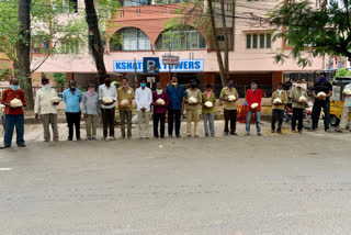 TRS LEADERS DISTRIBUTED GROCERIES TO AUTO DRIVERS