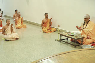 Shri Shivaratri Desi Kendra Swamiji